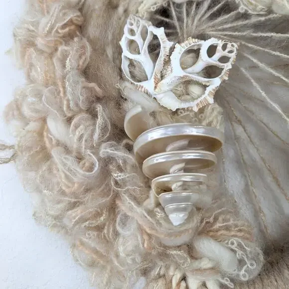 Vintage Handmade Macrame Seashell Wall Hanging Boho Beach Tufted Dream Catcher - Picture 3 of 6